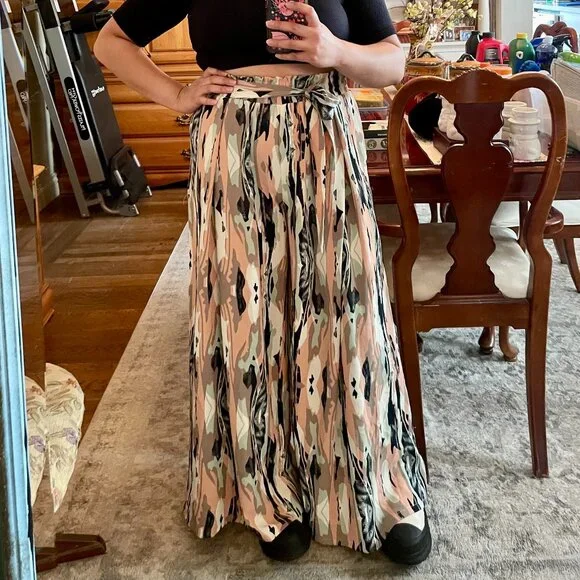 Lepunuo Palazzo Pants - Large - Picture 4 of 6